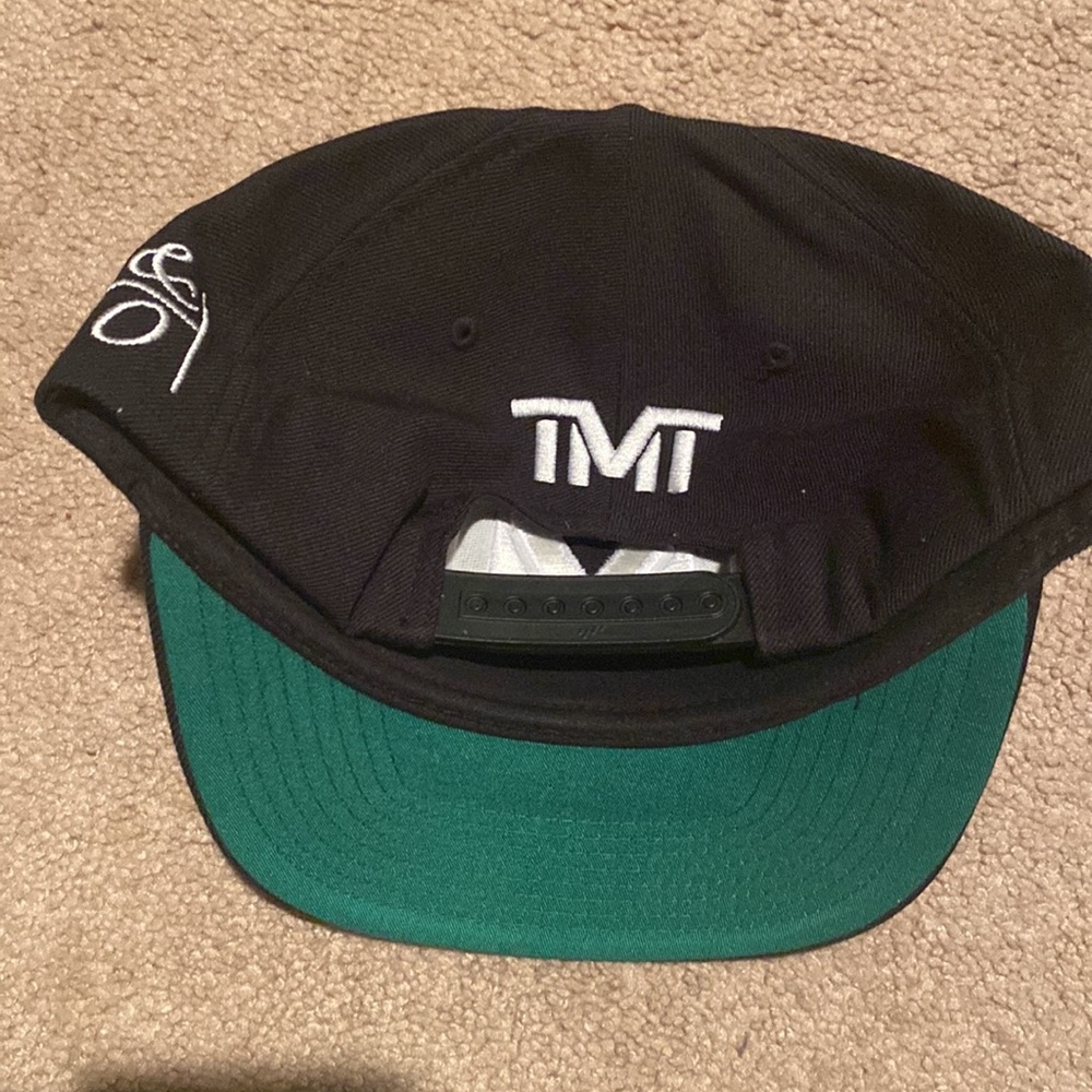 Snap back - Picture 2 of 3
